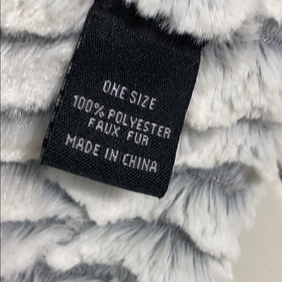 Infinity faux fur scarf white gray 30 inches flat - Picture 3 of 3